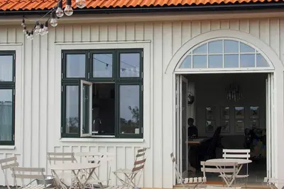 Image de Maison inspirée des années 1930 sur l'île d'Öland, près d'Alvaret