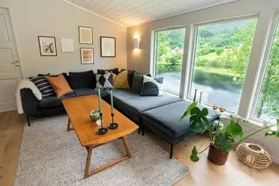 Image de Chalet moderne et rustique avec vue sur le fjord à Samnanger