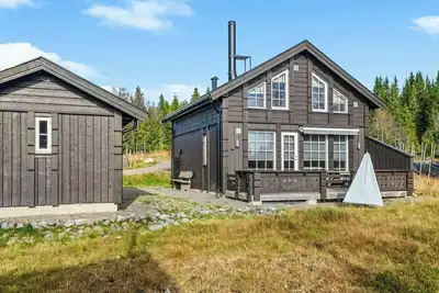 Image de Sjusjøen idyllique – randonnées en montagne et expériences nature