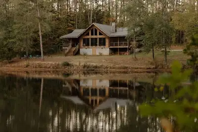 Image de A Hidden Haven w/Fire Pit and Waterfront View