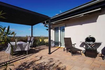 Image de Maison de vacances avec climatisation et grande terrasse