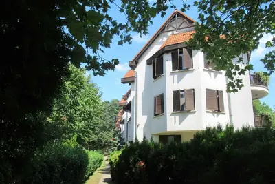Image de Appartement de vacances avec entrée séparée dans une maison de vacances.