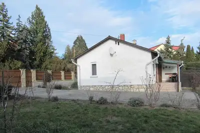 Image de La maison de vacances est située à Balatonfüred, à seulement 10 minutes à pied de la promenade Tagore et de la plage.