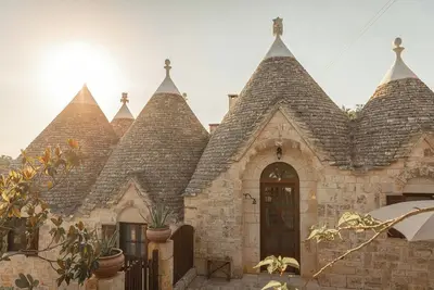Image de Trulli magiques avec piscine privée