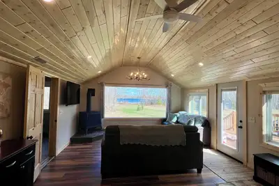 Image de Lake Front Cabin with Private Dock