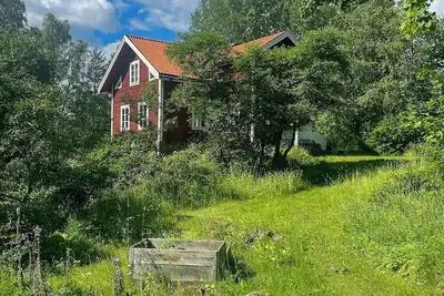 Image de Authentique ferme isolée de Småland avec lac privé