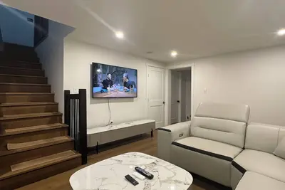 Image de Modern Luxury 6 Bedroom House, Centrally Located in Brooks & Pet-friendly