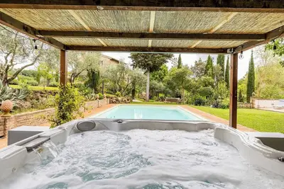 Image de Villa avec annexe dans les vignobles de Vino Nobile