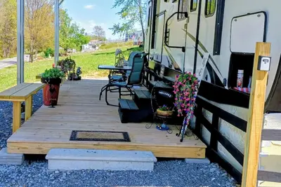 Image de Lovely 1-bedroom Rv/Camper with Ac/Heat in Chuckey. Paws-friendly-20 lb limit