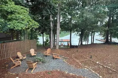 Image de Water Front 3-bedroom cottage on Lake Lanier