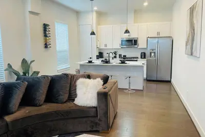Image de Luxury Living Collection Ii\nUnique Modern living near central Houston