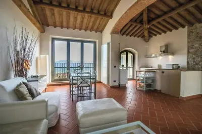 Image de Appartement spacieux avec piscine près de Lucques