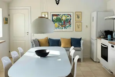 Image de Maison dans un environnement paisible à 150 mètres du bord de mer
