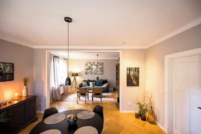 Image de Maison en briques dans un endroit isolé