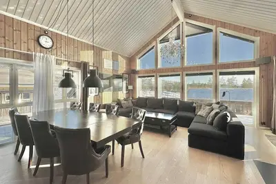 Image de Cabane familiale moderne près des remontées mécaniques