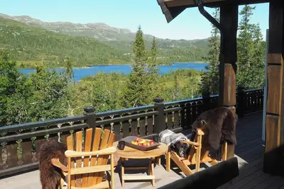 Image de Chalet de montagne moderne avec vue sur le lac Fyrisjøen