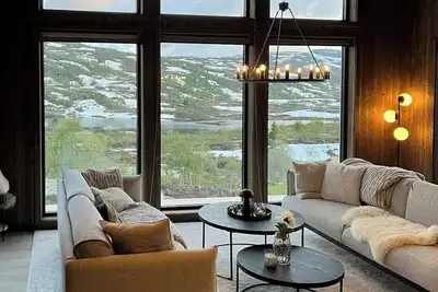 Image de Cabane hors réseau avec vue sur la montagne