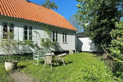 Image de Vous découvrez un ancien presbytère à Nyord, près de la mer