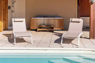 Image de Manoir Belle Époque avec piscine dans la vallée de l'Aisne