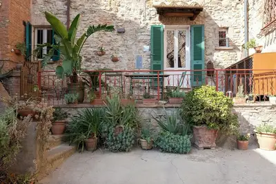 Image de Appartement historique avec terrasse à Suvereto