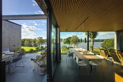 Image de Villa moderne de Knudsø avec jetée