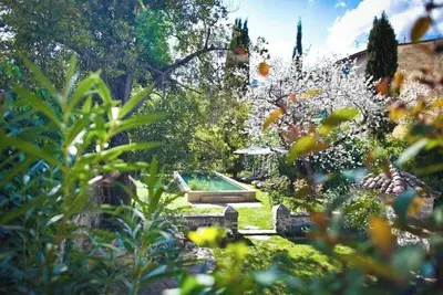 Image de Demeure du XVIIIe avec piscine près des Cévennes