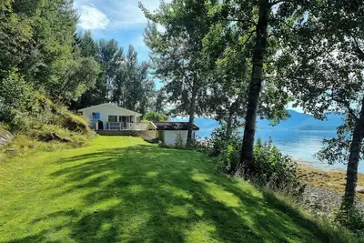 Image de Chalet au bord de l'eau avec activités à Stangvika