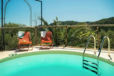 Image de Villa avec vue sur la mer parmi les oliviers de Magliolo