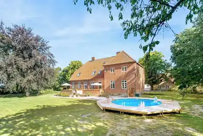 Image de Grande maison de vacances avec piscine sur la côte sud de Lolland