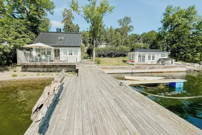 Image de Oasis paisible au bord de l'eau : votre retraite à Resarö