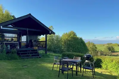 Image de Maison en bois conçue par un architecte, offrant une vue panoramique