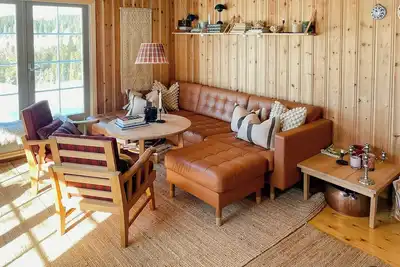 Image de Cabane moderne et traditionnelle à Krokskogen
