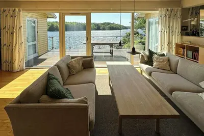 Image de Vue sur le lac et embarcadère près des lacs de Silkeborg