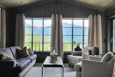 Image de Chalet moderne avec accès aux pistes de ski dans une région magnifique