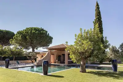 Image de Villa de caractère entre mer et montagne