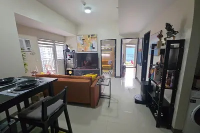 Image de 65sqm 2-bedroom condo with washer in Makati City