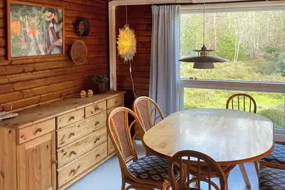 Image de Cabane en rondins avec âme et charme au bord de la mer