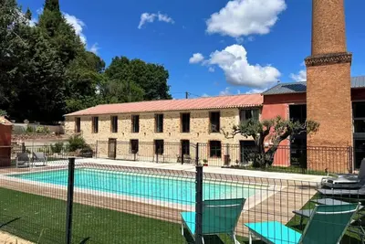 Image de Gîte dans une fabrique rénovée en Provence