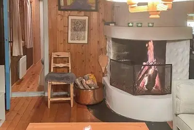 Image de Cabane en bois des années 70 à la limite de la forêt, près de Geilo