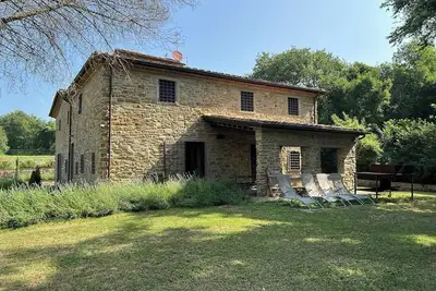 Image de Ferme restaurée dans les collines d'Arezzo