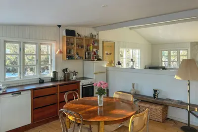 Image de Maison de vacances avec vue sur la mer près du port de plaisance