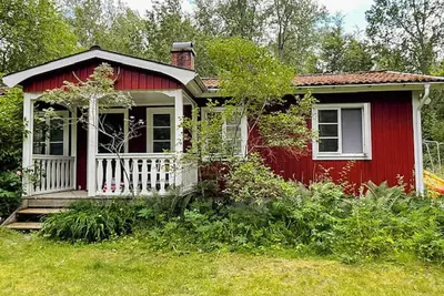 Image de Charmante maison du Småland près du lac Mien aux eaux cristallines