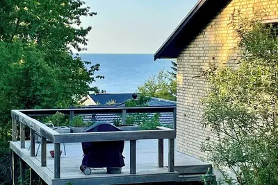 Image de Maison de vacances rétro avec vue sur la mer à Udsholt Beach