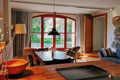 Image de Appartement en duplex avec poêle à bois et jardin naturel