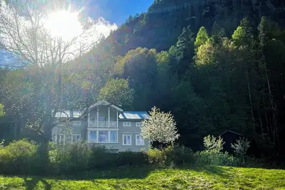 Image de Charmante ferme du 17ème siècle avec idylle naturelle