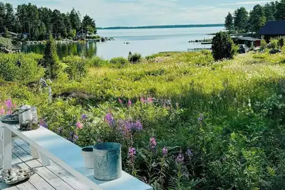 Image de Maison dans l'archipel avec maison d'amis près du village de pêcheurs de Skärså