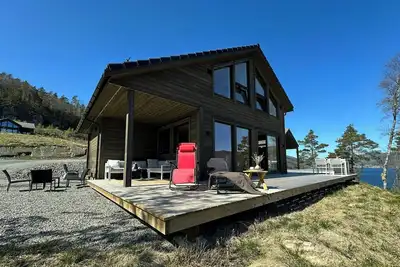 Image de Cabane panoramique au bord du lac Lundevannet