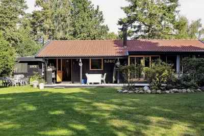 Image de Profitez de l'extérieur avec une orangerie et une cuisine extérieure