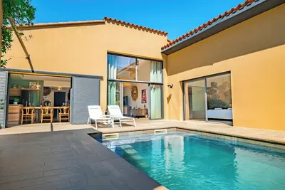 Image de Villa de luxe avec piscine à Baho