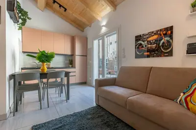 Image de GuestHost - Bright Apartment with Patio & Parking